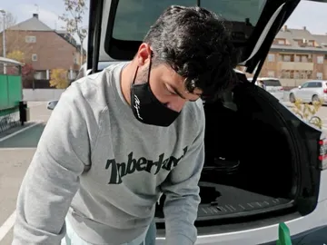 Miguel Torres a la salida de un supermercado Miguel Torres a la salida de un supermercado