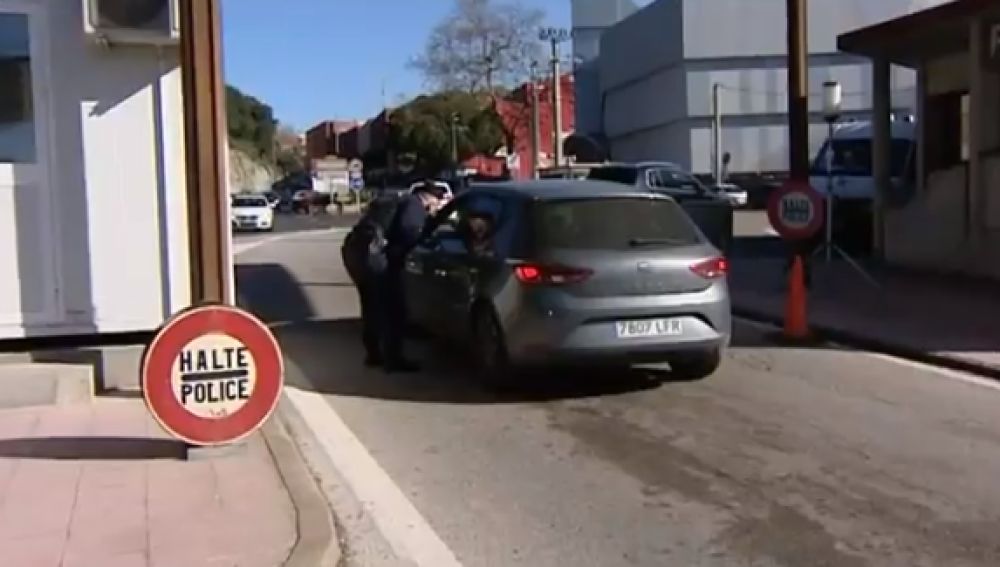 La Policía Nacional detiene a 31 personas por viajar con PCR falsos en La Jonquera, Girona