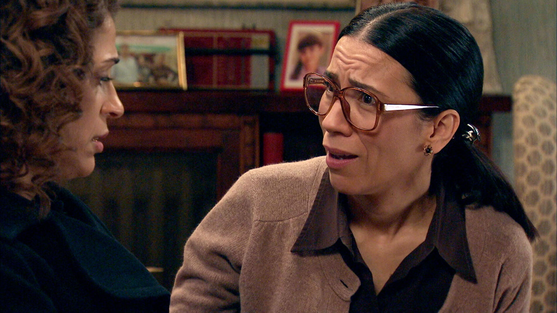 Una terrible confesi&oacute;n afianza la relaci&oacute;n de Manolita y Mar&iacute;a