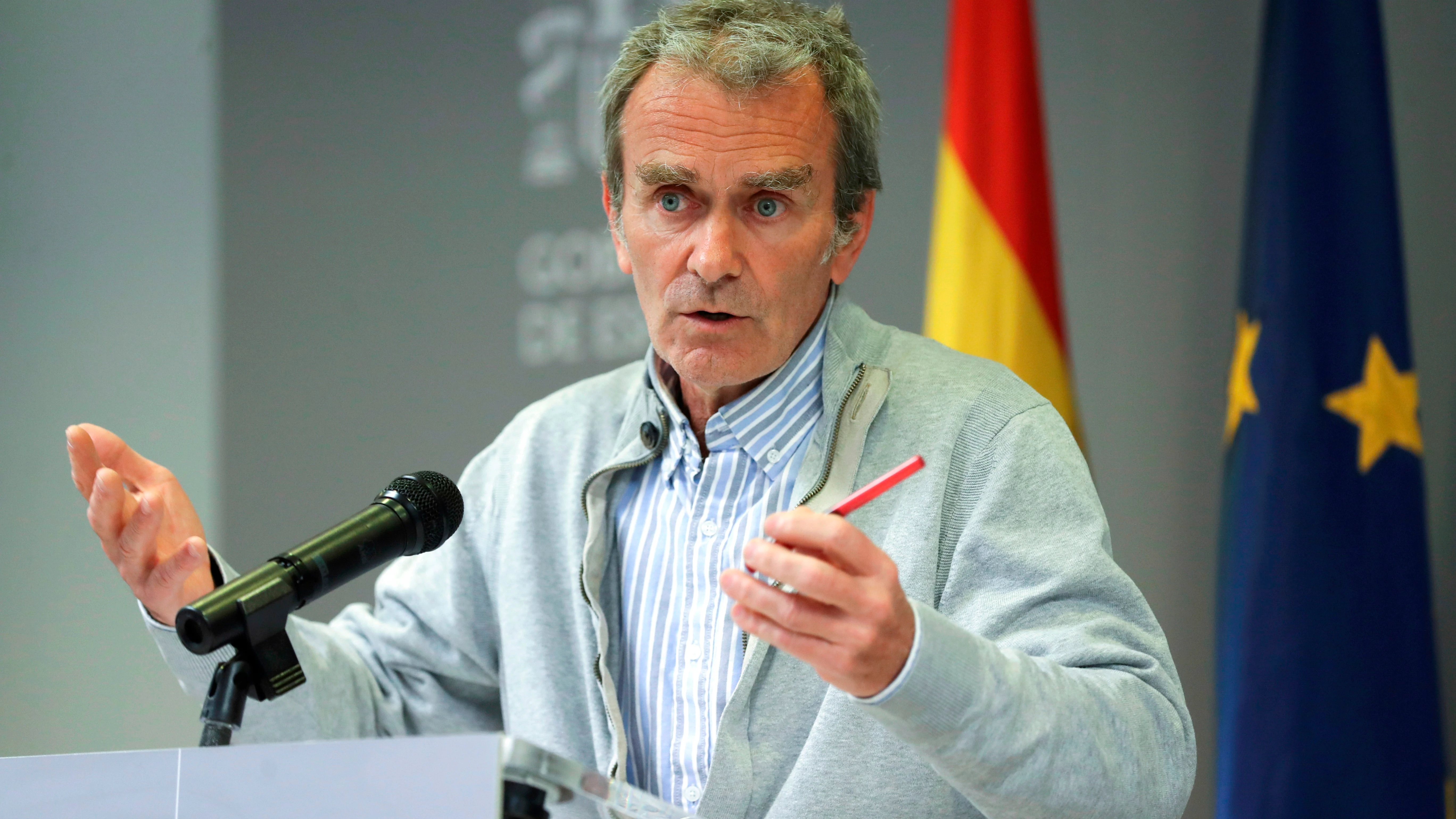 El director del Centro de CooEl director del Centro de Coordinaci&oacute;n de Alertas y Emergencias Sanitarias (CCAES) del Ministerio de Sanidad, Fernando Sim&oacute;n, durante la rueda de prensa rdinaci&oacute;n de Alertas y Emergencias Sanitarias (CCAES) del Ministerio de Sanidad, Fernando Sim&oacute;n, durante la rueda de prensa ofrecida este lunes para informar de los &uacute;ltimos datos de la pandemia de la covid19