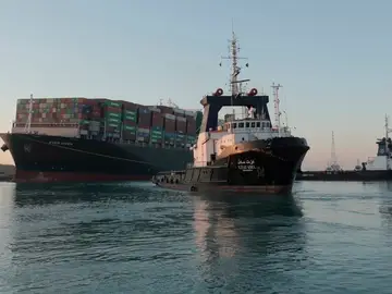 El 'Ever Given', encallado en el Canal de Suez El 'Ever Given', encallado en el Canal de Suez