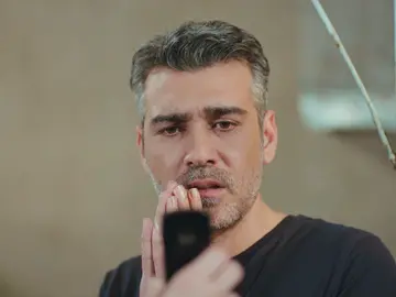 Una fotografía de Sirin pone a Sarp contra las cuerdas ante Bahar Una fotografía de Sirin pone a Sarp contra las cuerdas ante Bahar