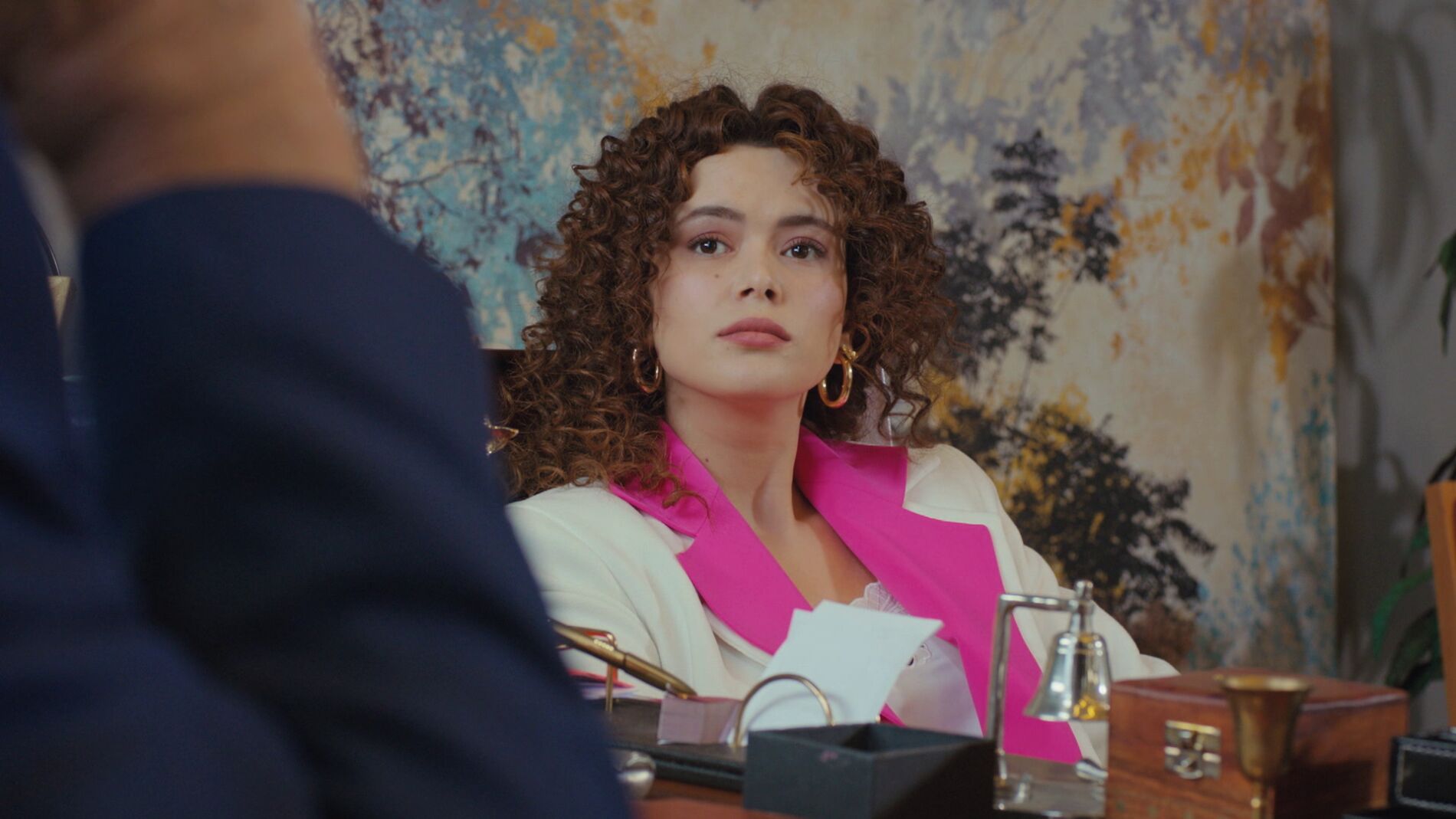 Sirin se reencuentra con Suat con un doble prop&oacute;sito: dinero y Nezir