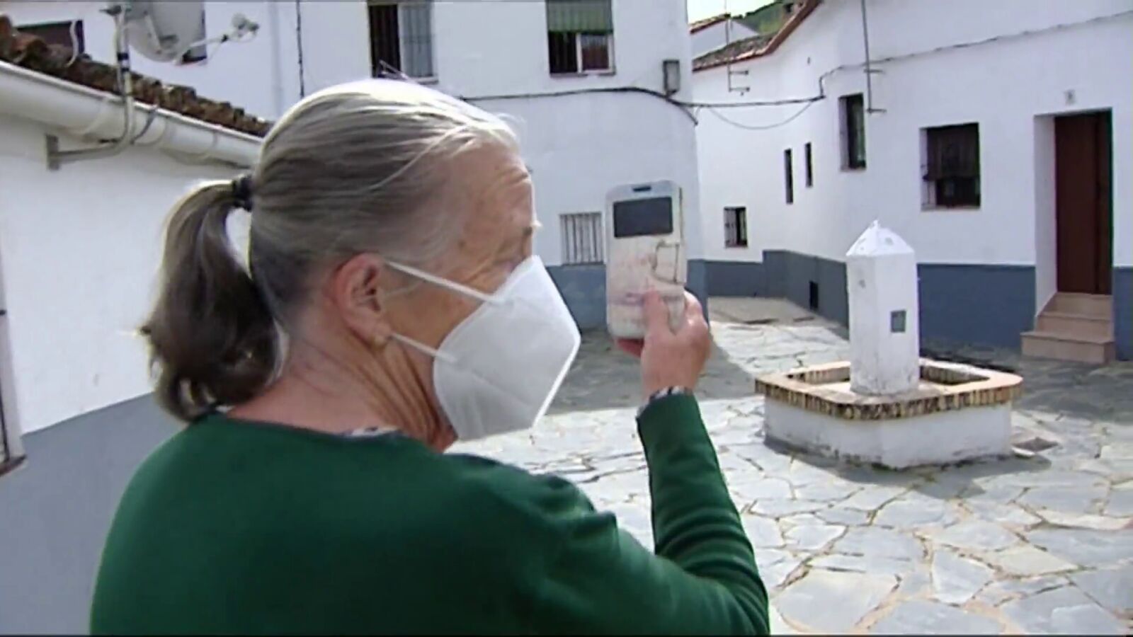 Las dificultades en la vacunación en las zonas de España con poca cobertura: no les llegan ni los mensajes ni las llamadas de aviso