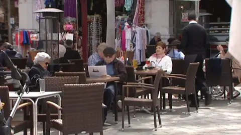 Normalidad en Gibraltar gracias a un rápido proceso de vacunación Normalidad en Gibraltar gracias a un rápido proceso de vacunación