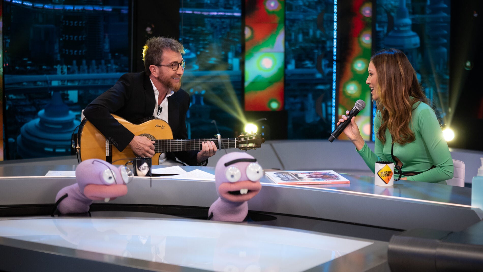 Helen Lindes vence su timidez... &iexcl;y canta en directo un tema de Oasis en 'El Hormiguero 3.0'!