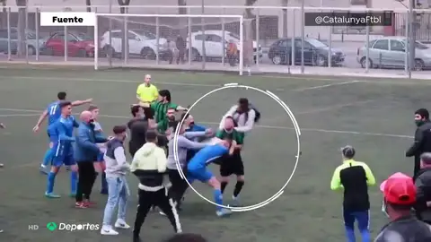 La vergonzosa pelea en un partido de la tercera regional catalana en Barcelona La vergonzosa pelea en un partido de la tercera regional catalana en Barcelona