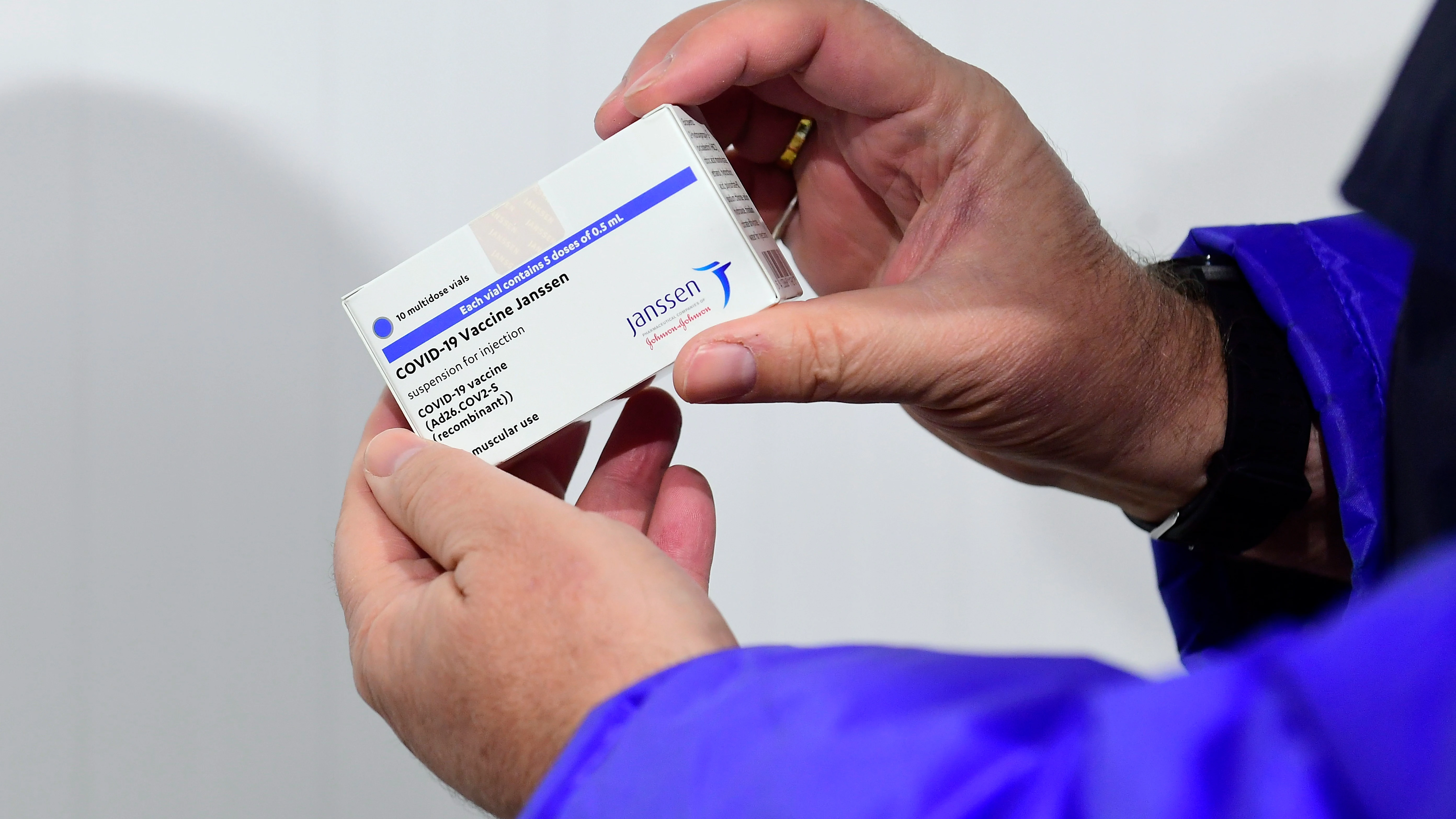 Noticias de la mañana (20-04-21) La EMA dice hoy si se administra o no la vacuna contra el coronavirus de Janssen Noticias de la mañana (20-04-21) La EMA dice hoy si se administra o no la vacuna contra el coronavirus de Janssen