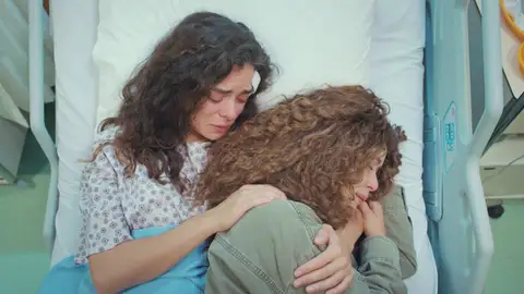 El extraordinario gesto de Sirin con Bahar que sorprende a todos en 'Mujer' El extraordinario gesto de Sirin con Bahar que sorprende a todos en 'Mujer'