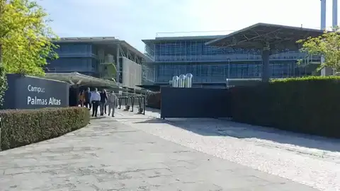 La Guardia Civil registra la sede de Abengoa en Sevilla La Guardia Civil registra la sede de Abengoa en Sevilla