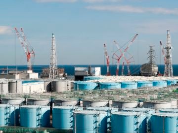 Japón vertirá al Pacífico el agua contaminada de la central de Fukushima