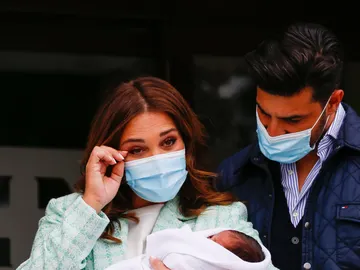 Paula Echevarría y Miguel Torres con su hijo Paula Echevarría y Miguel Torres con su hijo