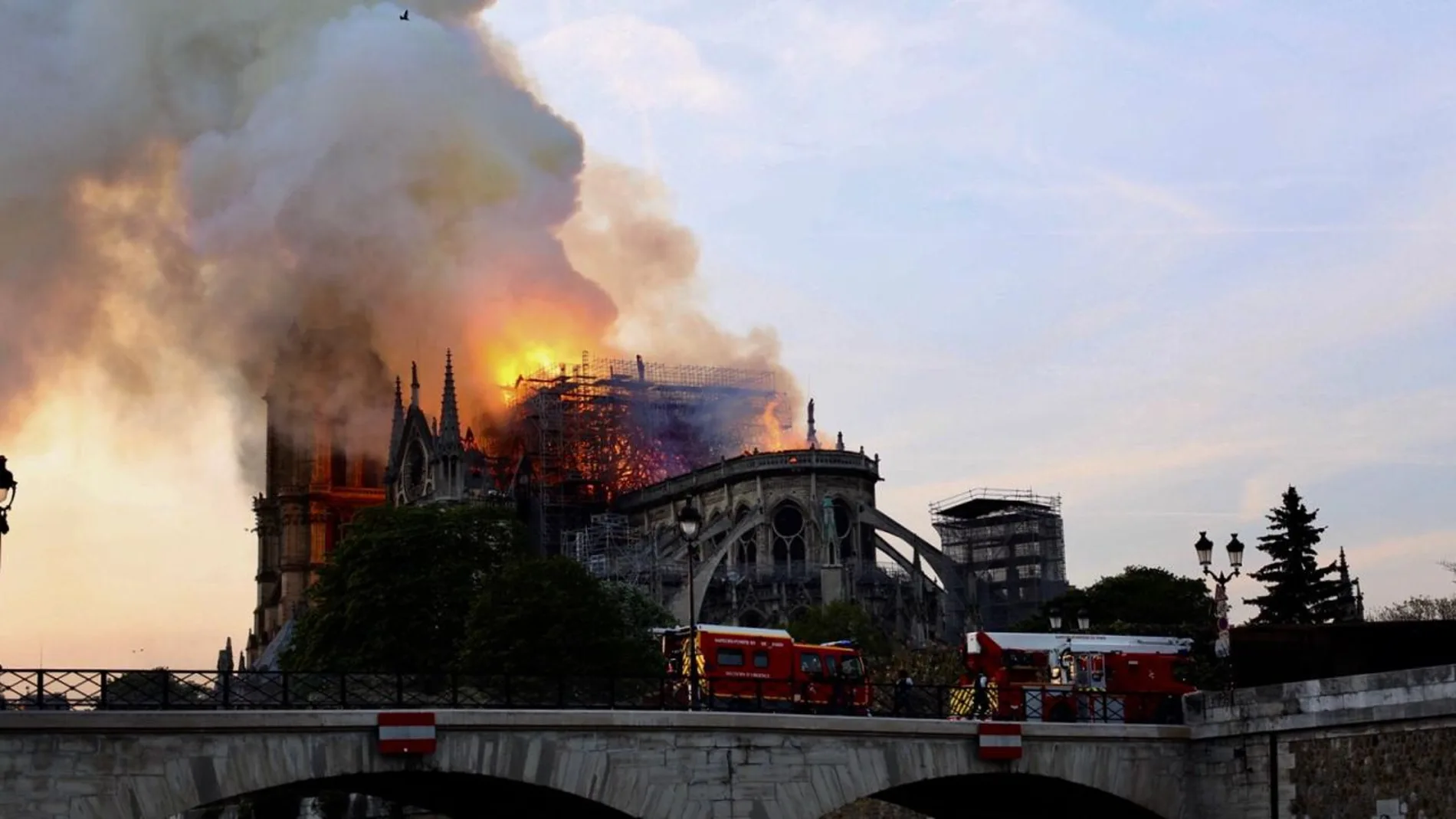 Efemérides de hoy 15 de abril de 2021: Incendio catedral de Notre Dame Efemérides de hoy 15 de abril de 2021: Incendio catedral de Notre Dame