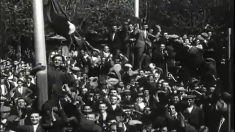 90 años desde que España proclamó la Segunda República e izó la bandera tricolor 90 años desde que España proclamó la Segunda República e izó la bandera tricolor