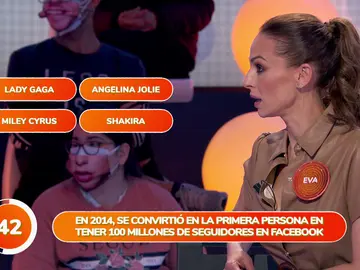 El equipo naranja tropieza con Shakira y Lola Flores en ‘Una de Cuatro’ El equipo naranja tropieza con Shakira y Lola Flores en ‘Una de Cuatro’