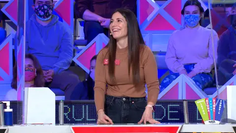 La incontrolable alegría de una concursante por el fallo de un compañero en ‘La ruleta de la suerte’ La incontrolable alegría de una concursante por el fallo de un compañero en ‘La ruleta de la suerte’