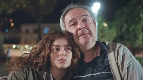 “¿Qué crees que diría mamá?”: Sirin y Enver recuerdan con cariño a Hatice “¿Qué crees que diría mamá?”: Sirin y Enver recuerdan con cariño a Hatice