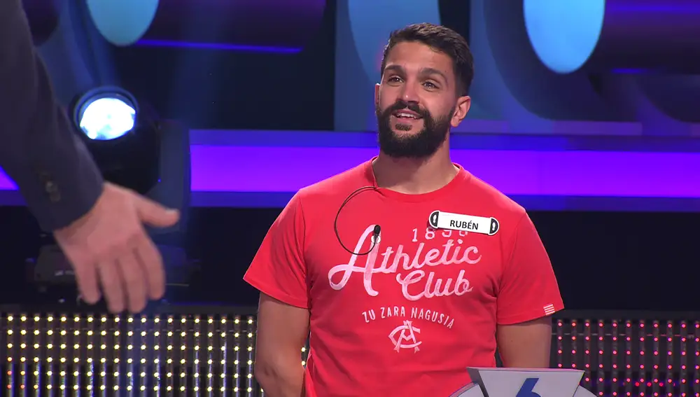 Un concursante participa ¡en calzoncillos! en ‘¡Ahora caigo!’