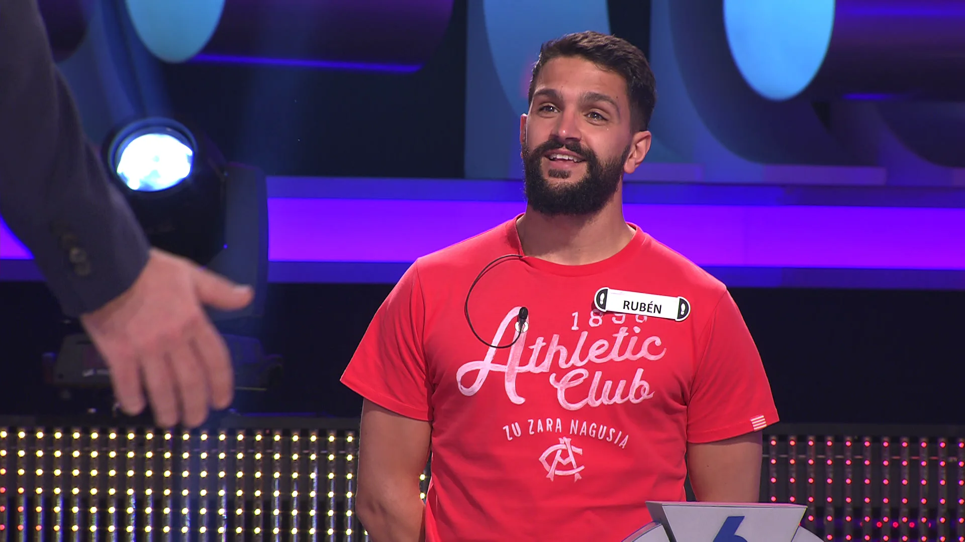 Un concursante participa ¡en calzoncillos! en ‘¡Ahora caigo!’ 