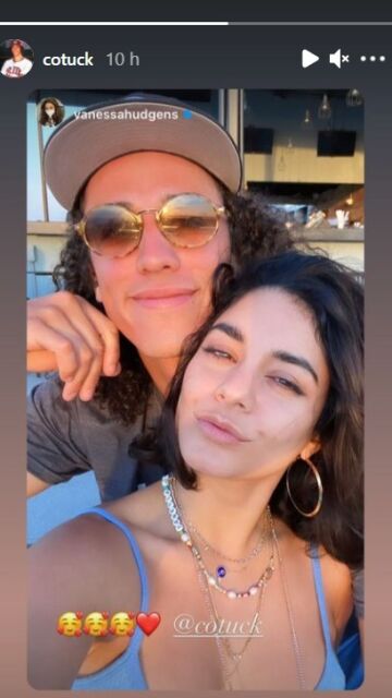Vanessa Hudgens y Cole Tucker en sus Stories