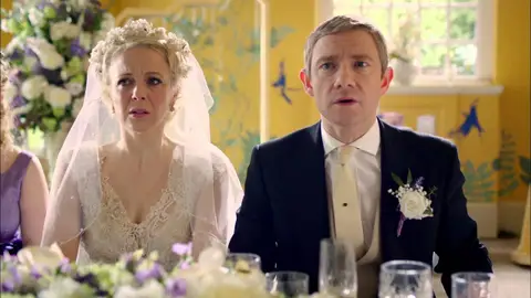 Amanda Abbington y Martin Freeman En 'Sherlock'