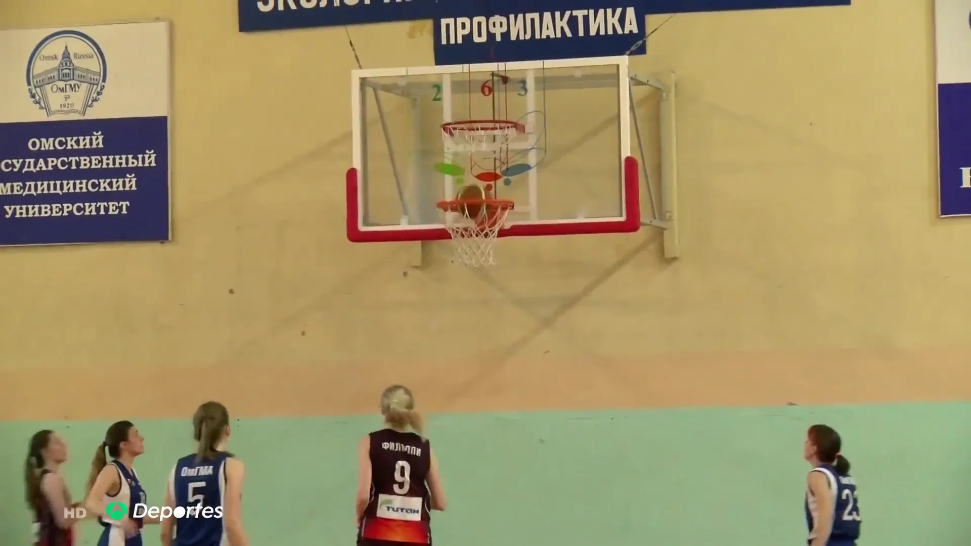 Baloncesto con dos aros en cada canasta, la nueva modalidad rusa: "Quer&iacute;a inventar un deporte"
