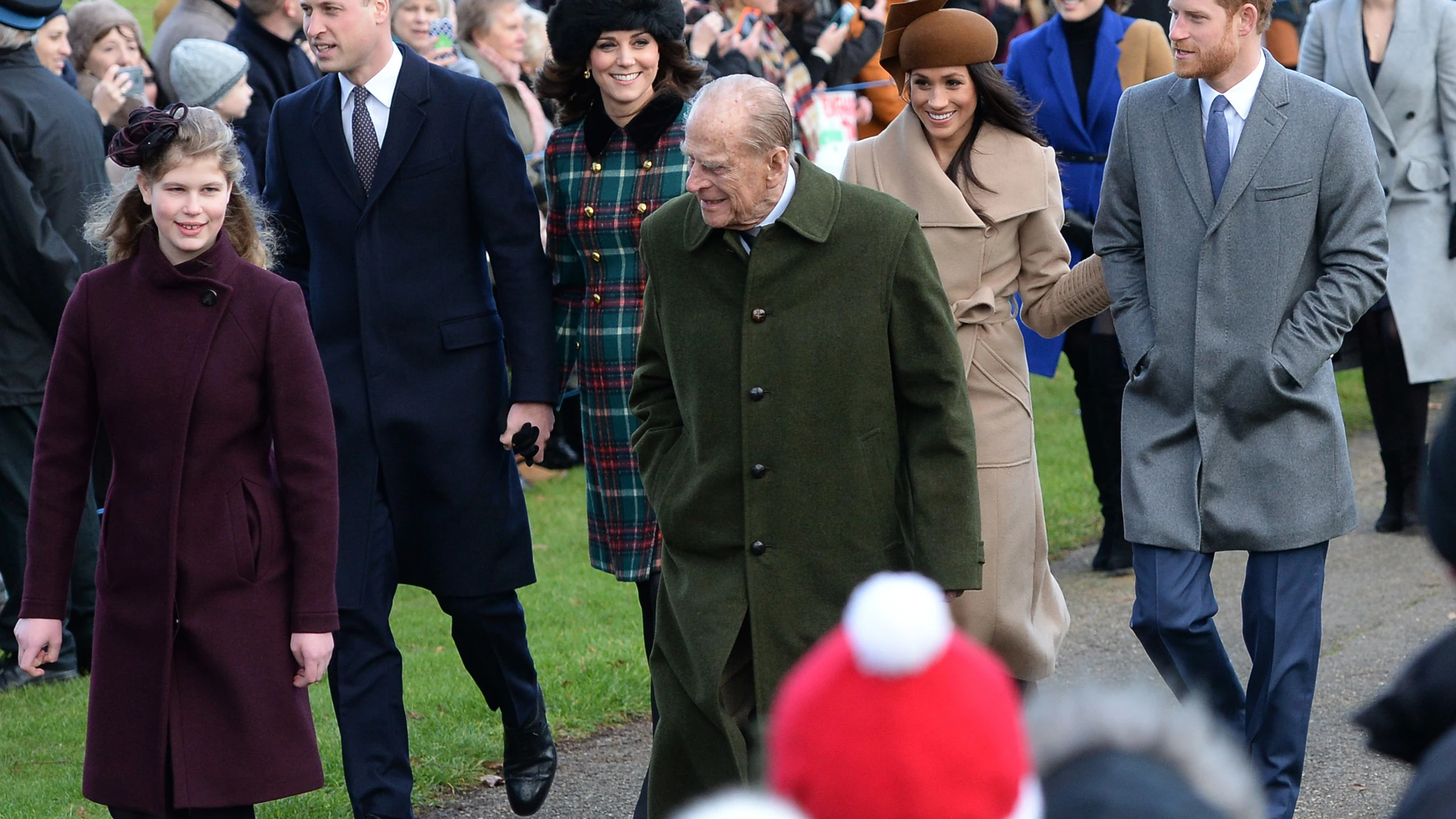 El príncipe Guillermo, Kate Middleton, Meghan Markle y el príncipe Harry junto a su abuelo el duque de Edimburgo El príncipe Guillermo, Kate Middleton, Meghan Markle y el príncipe Harry junto a su abuelo el duque de Edimburgo