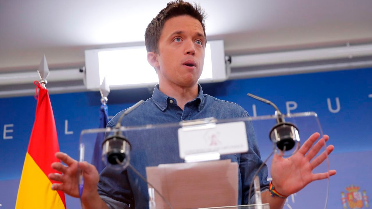 Íñigo Errejón será juzgado por la supuesta patada que le dio al hombre que le pidió un 'selfie' - Vimarsana News