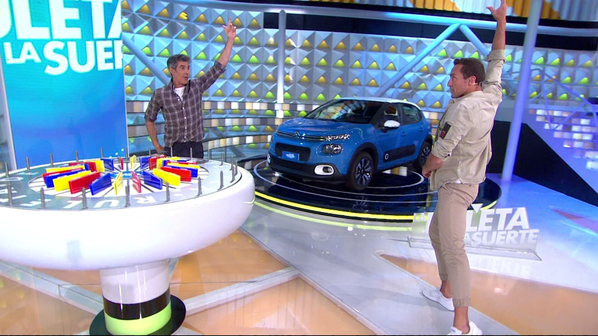 &iexcl;Qu&eacute; ritmazo! El baile de Jos&eacute; Javier antes del Panel Final de &lsquo;La ruleta de la suerte&rsquo;