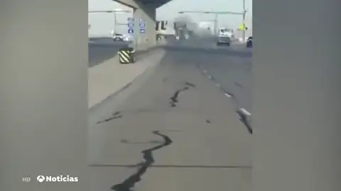 Un fallecido por el choque de una camioneta contra un tráiler en Estados Unidos Un fallecido por el choque de una camioneta contra un tráiler en Estados Unidos