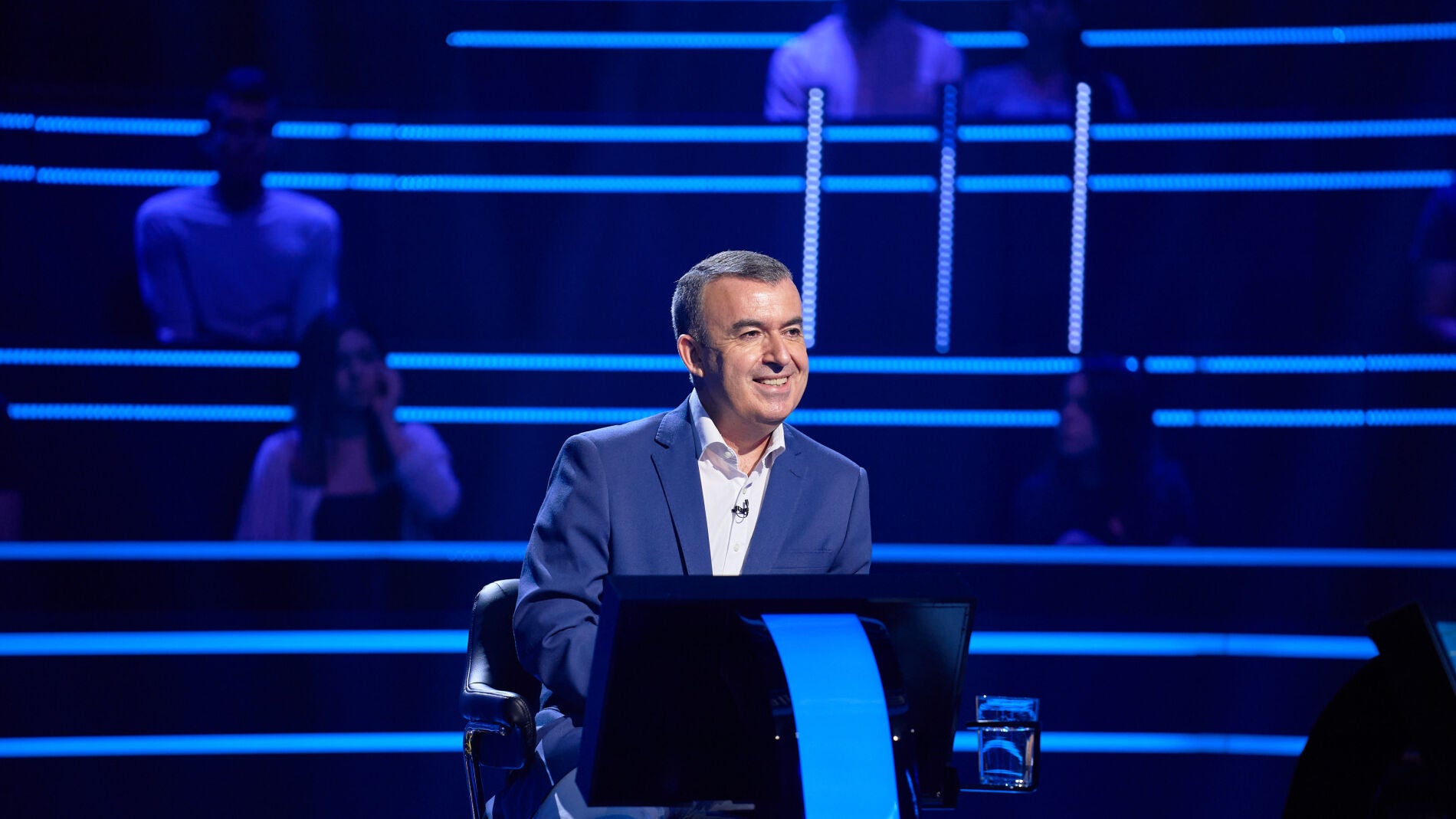 El tama&ntilde;o importa: Pau Gasol y Danny DeVito obligan a Lorenzo Silva a hacer cuentas en '&iquest;Qui&eacute;n quiere ser millonario?'