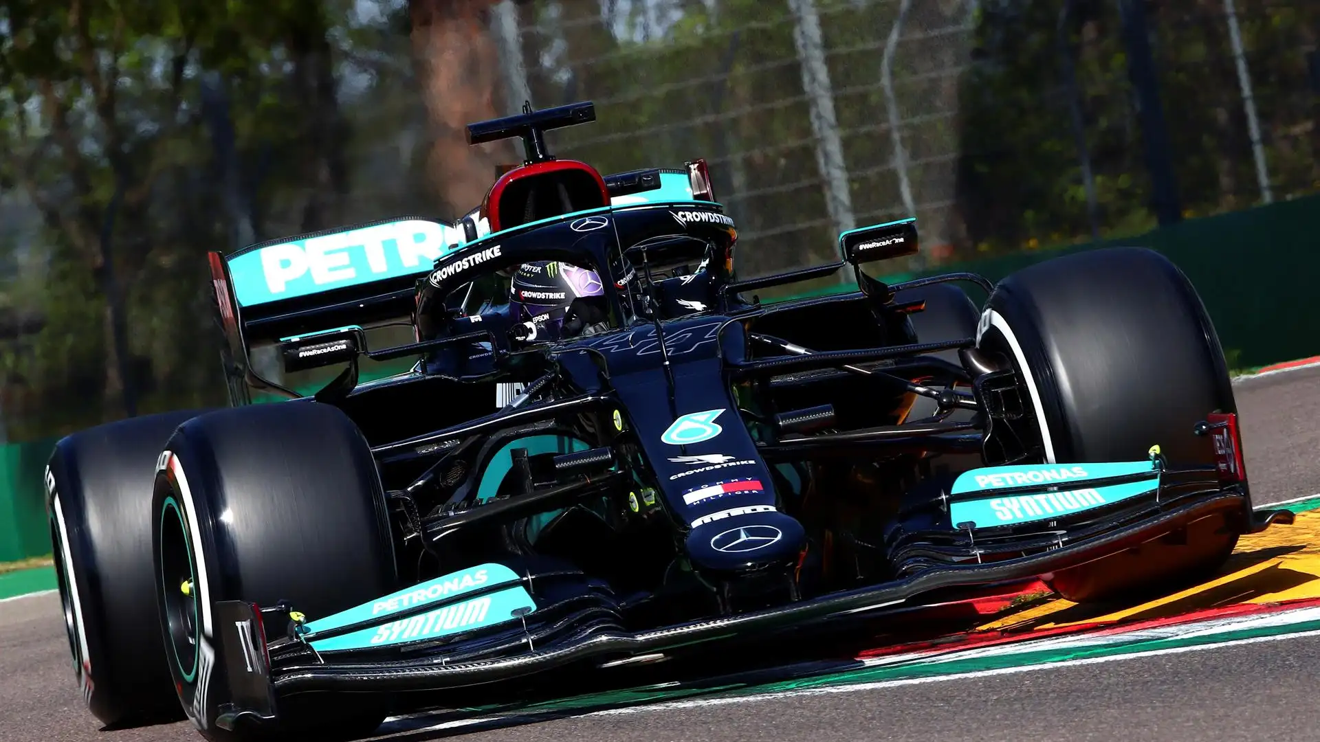 Mercedes domina los primeros libres en Imola, con Carlos Sainz sexto y Fernando Alonso séptimo Mercedes domina los primeros libres en Imola, con Carlos Sainz sexto y Fernando Alonso séptimo