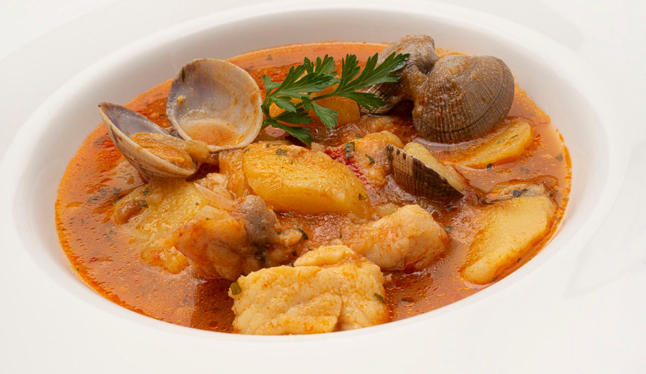 Receta de suquet de peix, de Karlos Arguiñano: "Un guiso de pescado importante" Receta de suquet de peix, de Karlos Arguiñano: "Un guiso de pescado importante"