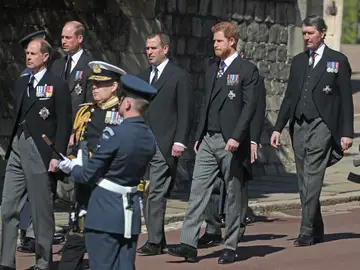 El príncipe Harry y Guillermo en el funeral del Duque de Edimburgo El príncipe Harry y Guillermo en el funeral del Duque de Edimburgo