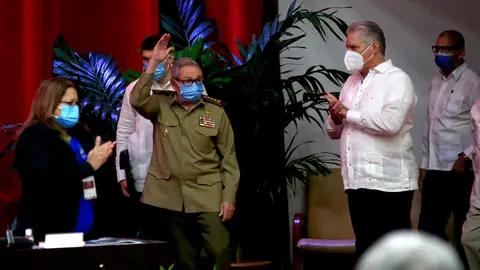 Raúl Castro anuncia su retirada al frente del Partido Comunista de Cuba Raúl Castro anuncia su retirada al frente del Partido Comunista de Cuba