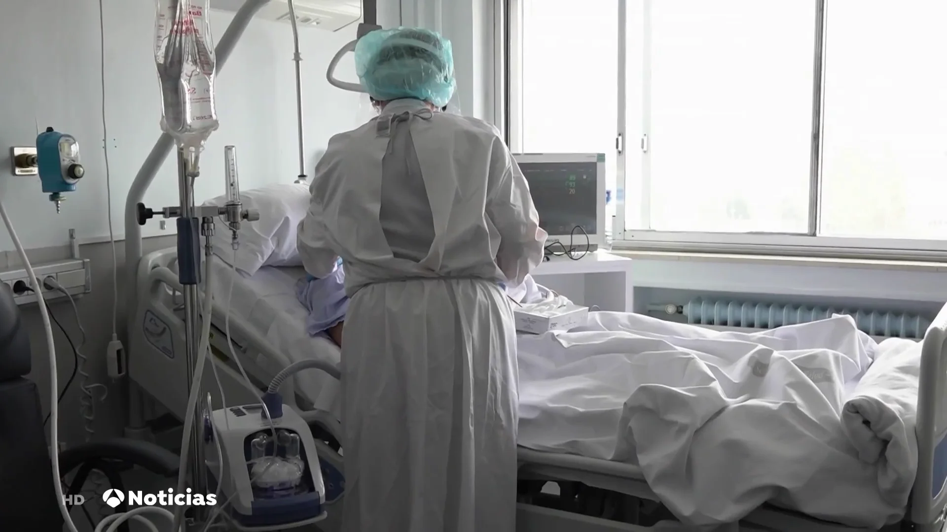 Atención a enfermos de coronavirus en un hospital Fallece por coronavirus una joven de 20 años sin vacunar que acudió hasta 7 veces al hospital de Marbella
