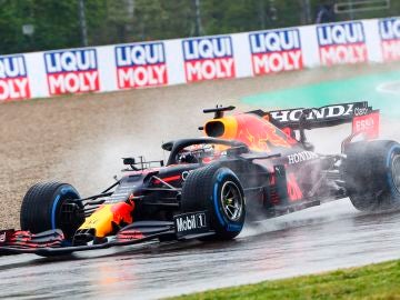 Verstappen gana el Gran Premio de Emilia Romagna tras una accidentada carrera, Sainz 5º y Alonso 11º