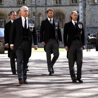 El príncipe Harry y el príncipe Guillermo en el funeral de Felipe de Edimburgo