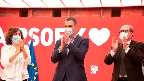 Irene Lozano, Pedro Sánchez y Ángel Gabilondo, en el primer acto de la campaña en Madrid Irene Lozano, Pedro Sánchez y Ángel Gabilondo, en el primer acto de la campaña en Madrid