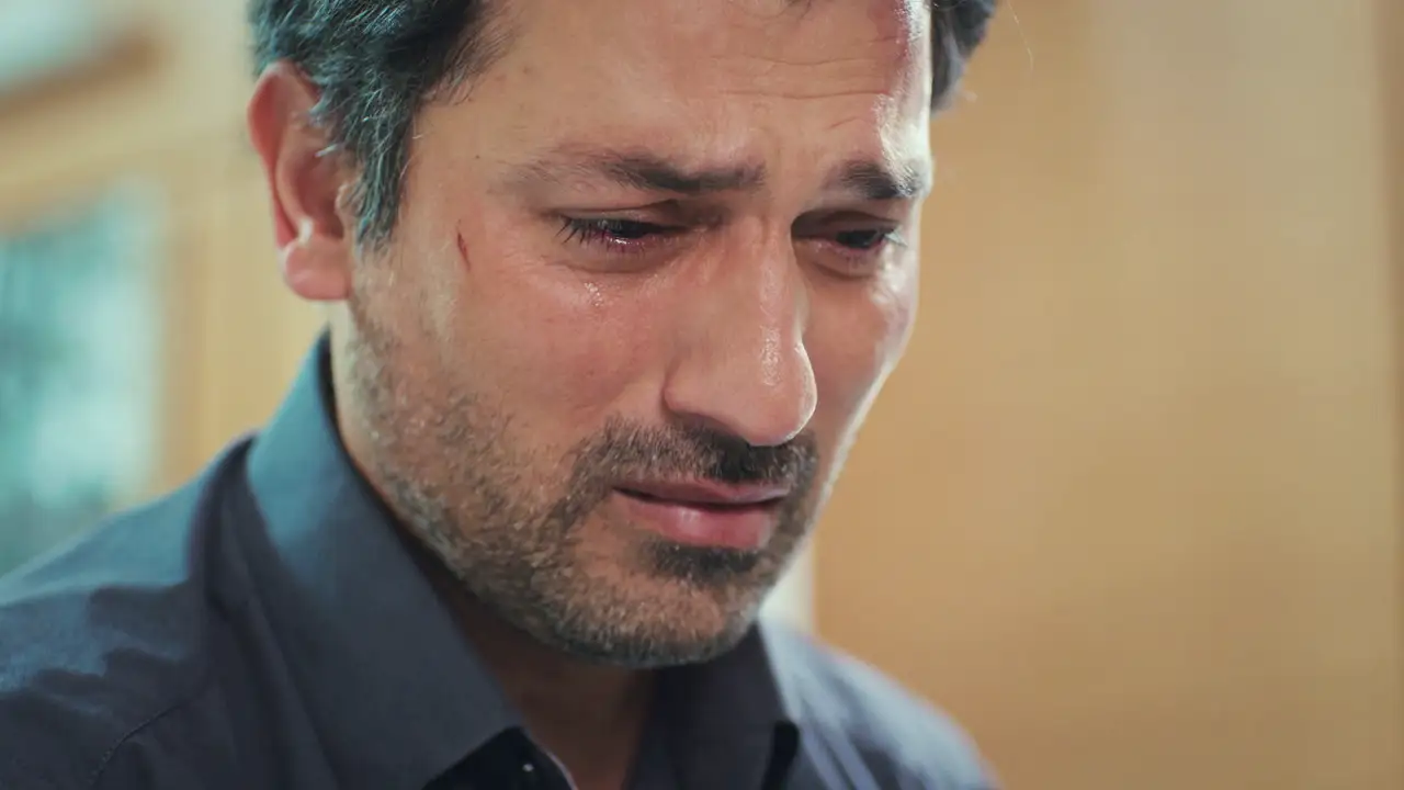 Avance de ‘Mujer’: Arif pone su destino en manos de Sarp