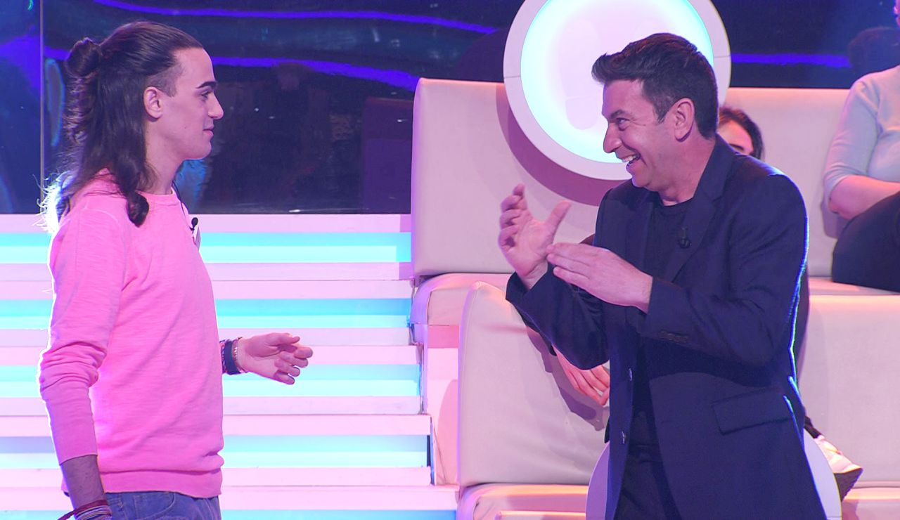 Arturo Valls planea una broma con Borja en ‘¡Ahora caigo!’… ¡pero no sale como esperaba! Arturo Valls planea una broma con Borja en ‘¡Ahora caigo!’… ¡pero no sale como esperaba!