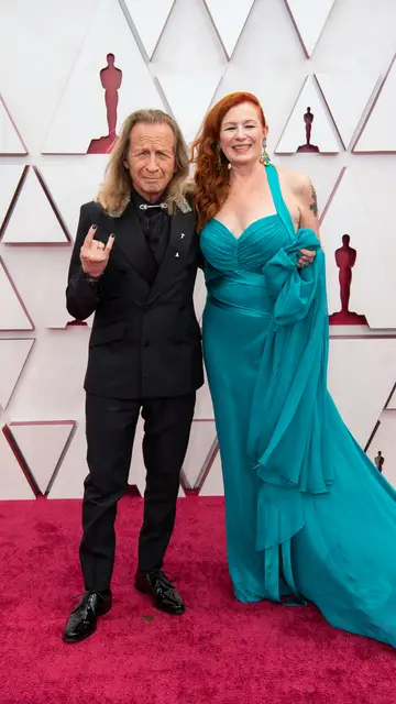 Paul Raci, con su mujer, Liz Hanley Raci Alfombra roja Premios Oscar 2021