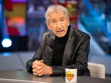 José Sacristán, "encantado" tras vacunarse: "Los tontos negacionistas matan" José Sacristán, "encantado" tras vacunarse: "Los tontos negacionistas matan"