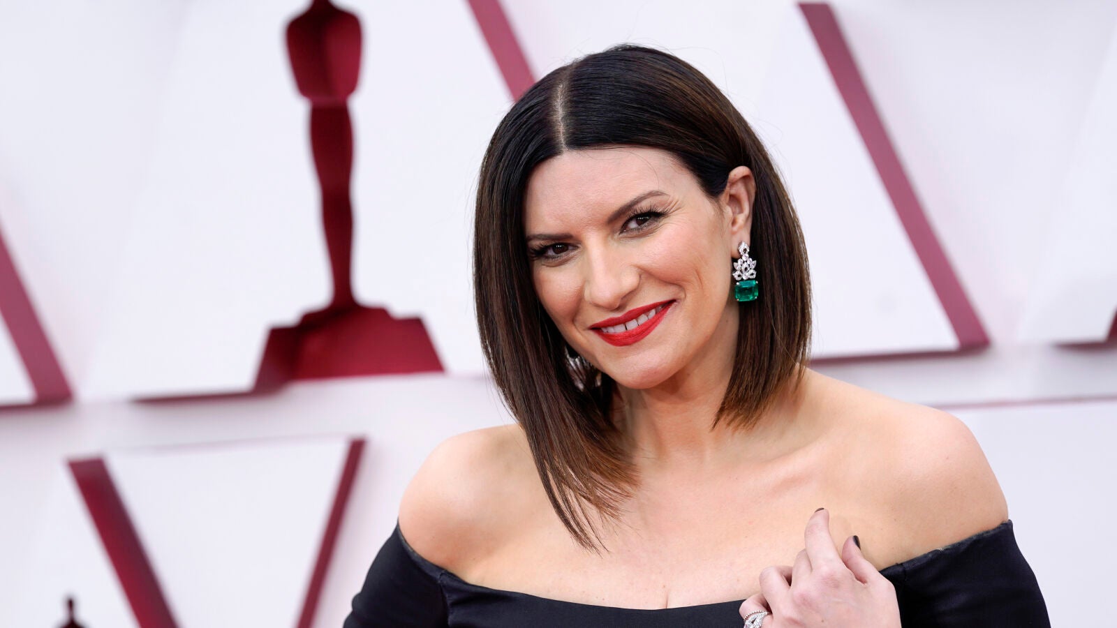 Laura Pausini, el espectacular detalle de su look en los Premios Oscar 2021 