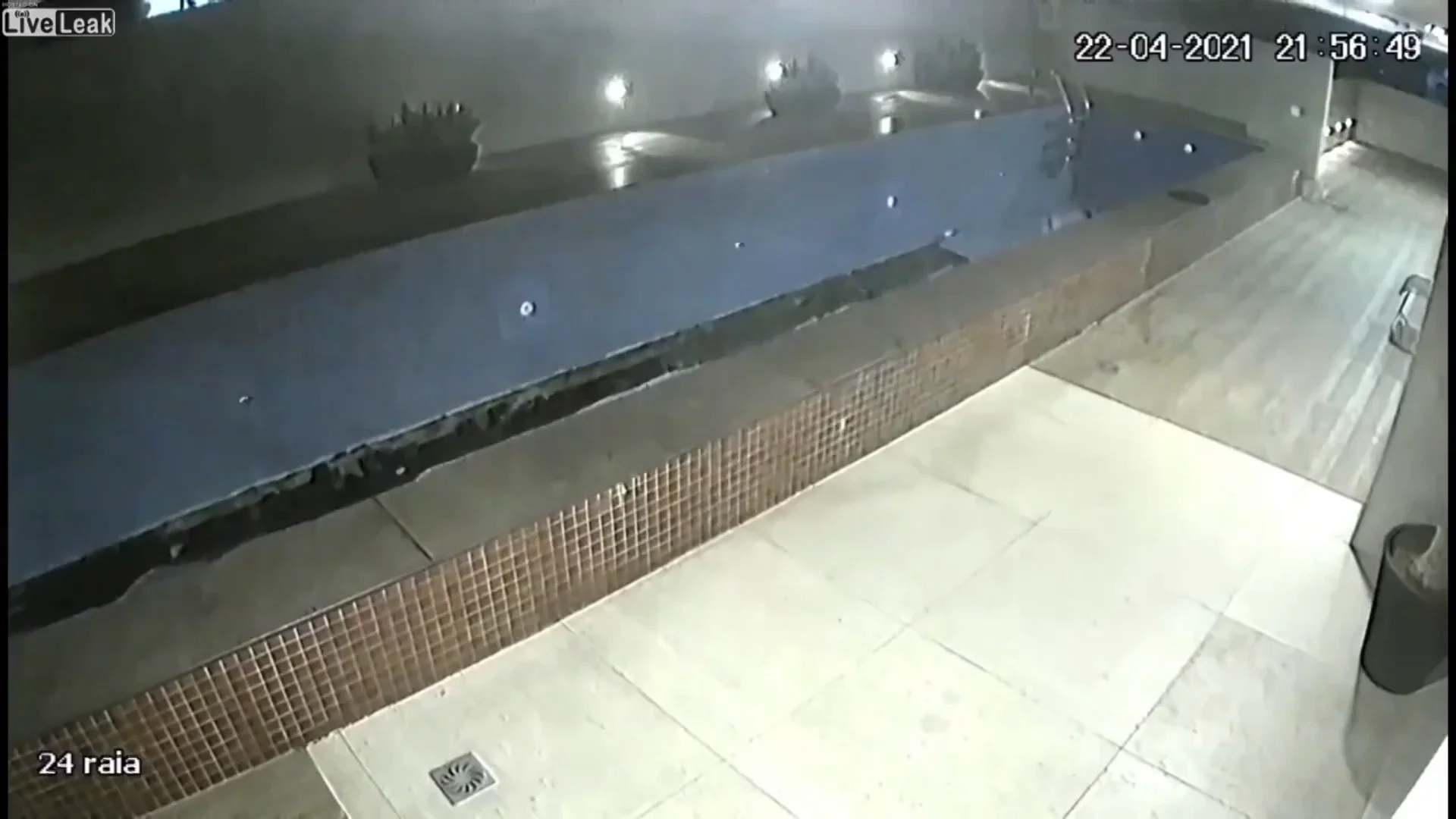 Piscina que se hunde en Brasil Piscina que se hunde en Brasil