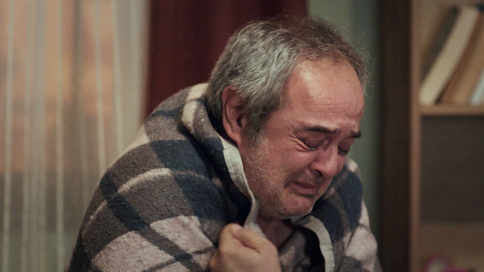 Bahar y Sirin se dan cuenta del grave problema de Enver tras la muerte de Hatice