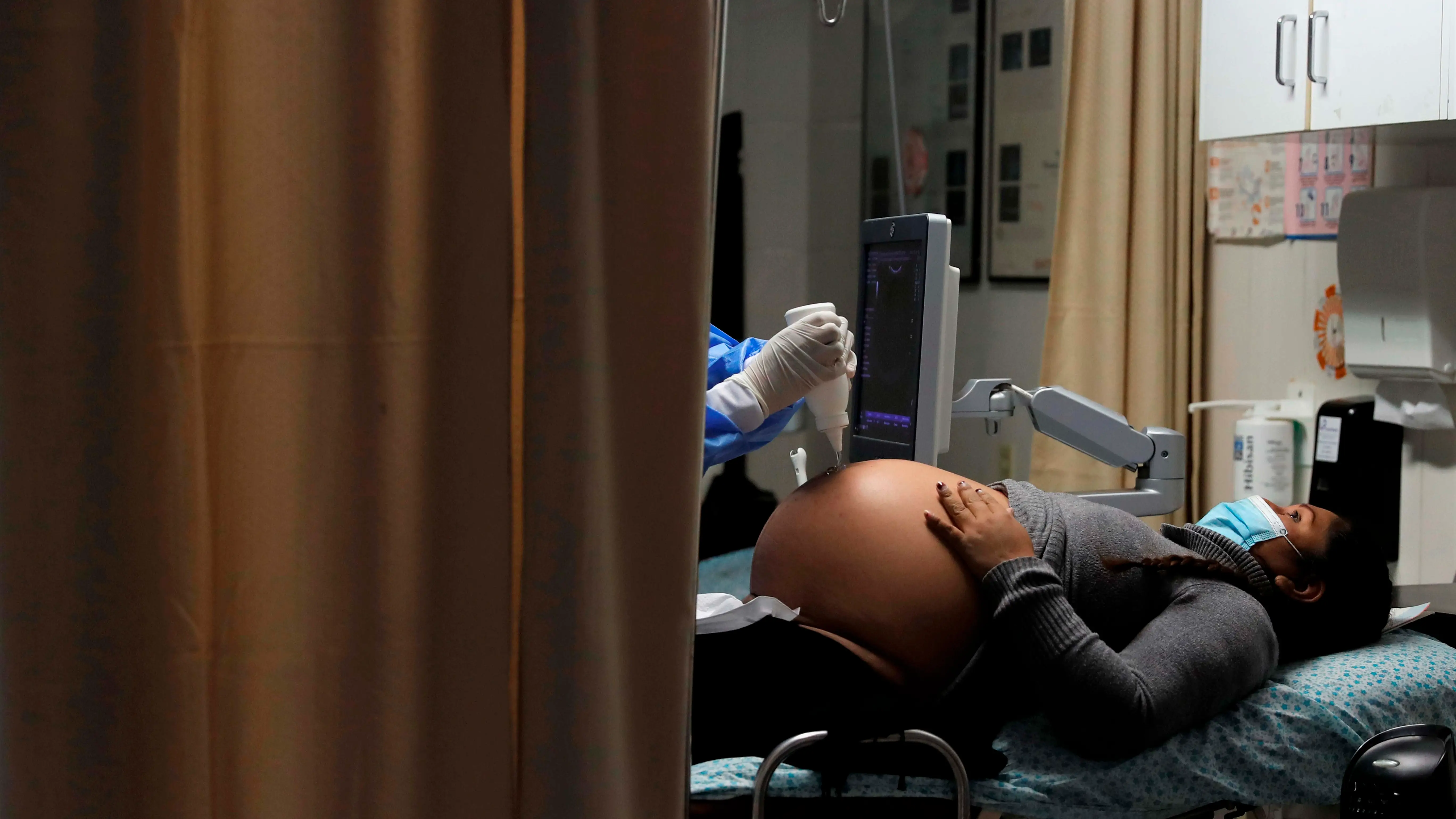 Las mujeres contagiadas tienen un 50% m&aacute;s de riesgo de sufrir complicaciones durante el embarazo