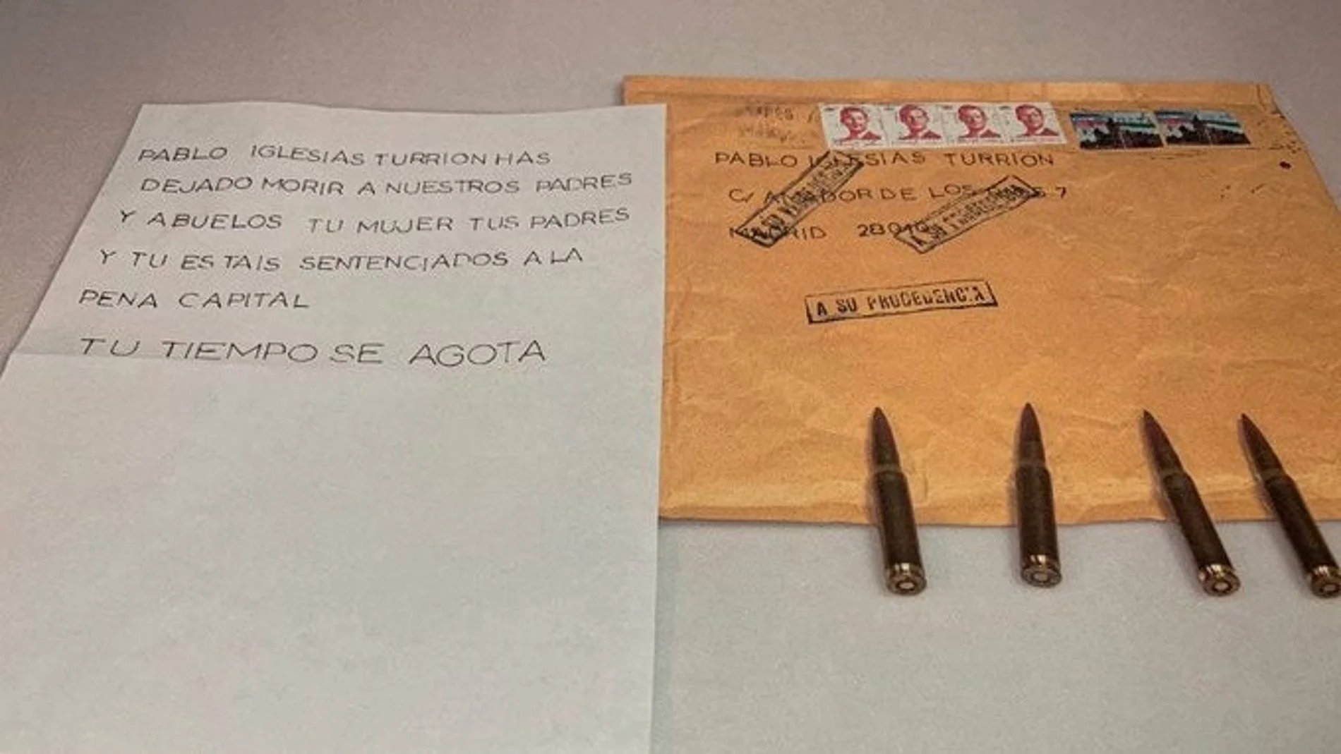 La carta con cartuchos de bala que recibió Pablo Iglesias