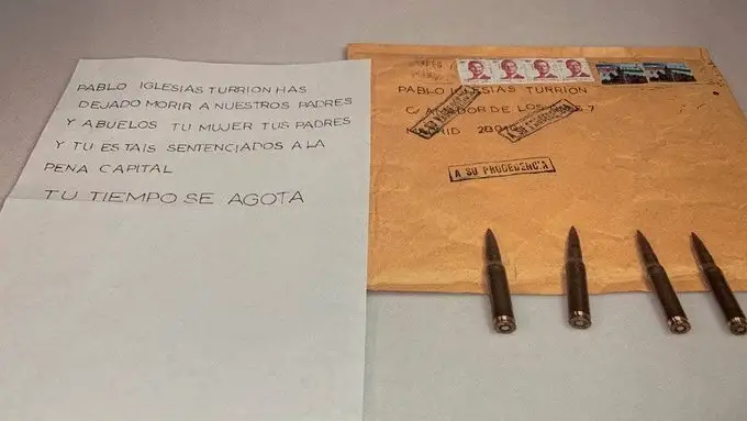 La carta con cartuchos de bala que recibió Pablo Iglesias La carta con cartuchos de bala que recibió Pablo Iglesias