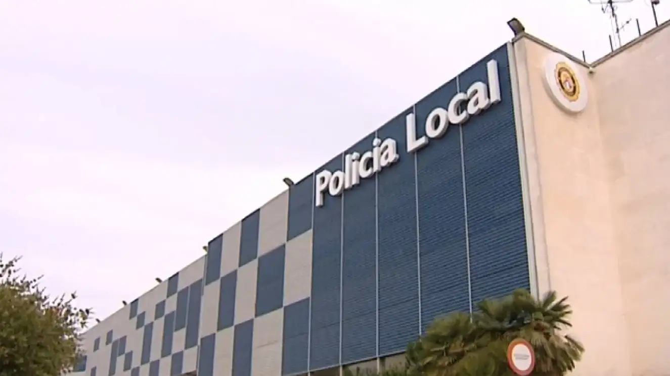 Policía Local Preocupación entre los vecinos de Martorell, Barcelona, por la falta de policías: "Aquí hace todo el mundo lo que quiere"